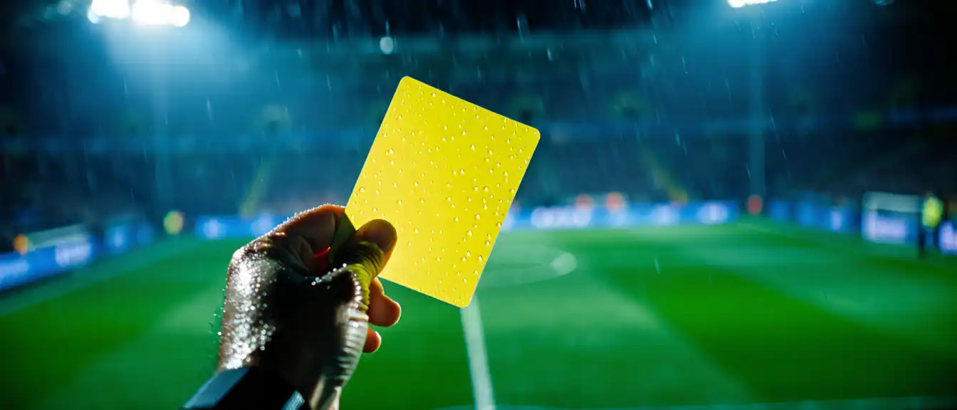 Без красных карточек за «закрытые рты»: УЕФА смягчает правила дисциплинарных наказаний