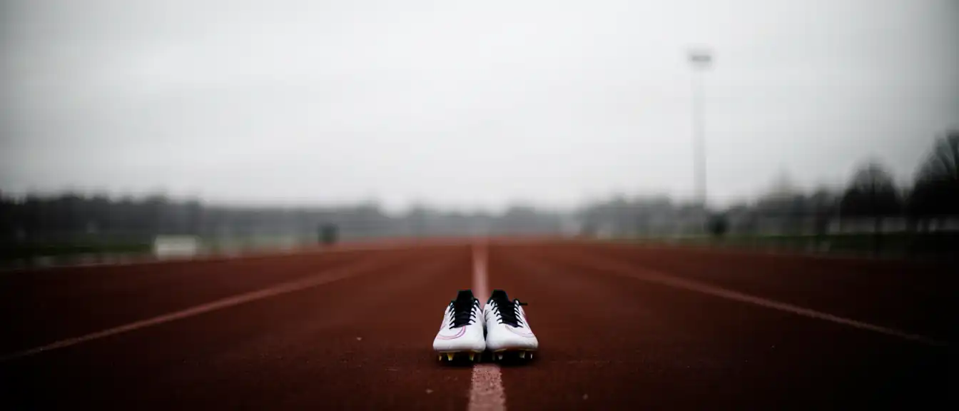 Без права на старт: World Athletics подтвердила запрет на участие атлетов из России и Беларуси