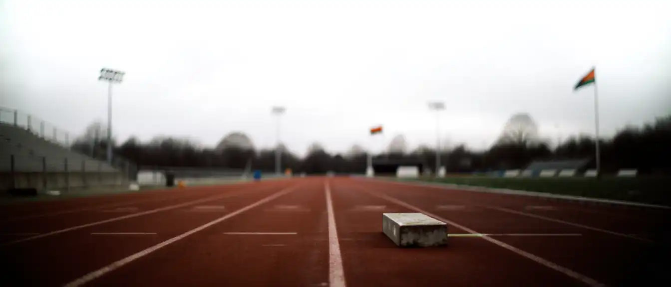 Без флага и трибун: World Athletics не спешит возвращать российских легкоатлетов на мировую арену