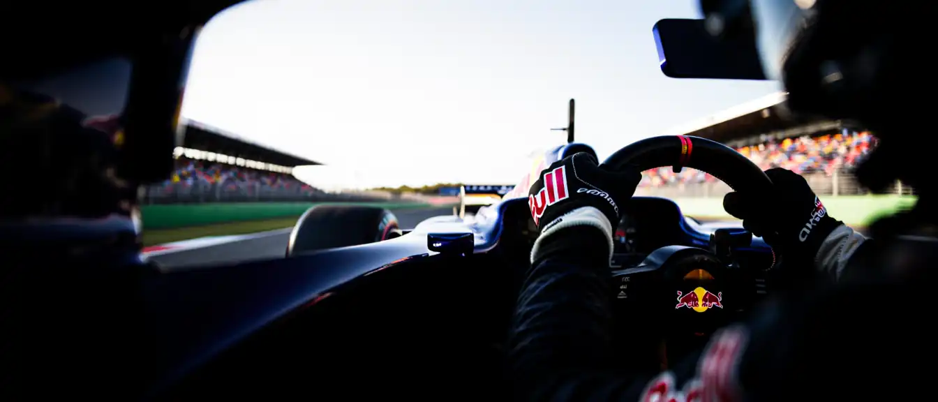 Перестановки в Red Bull: травма Хаджара вынуждает команду менять пилотов перед Монцей